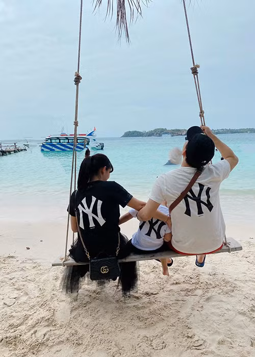 Cặp đôi hiện có một cậu con trai chung.