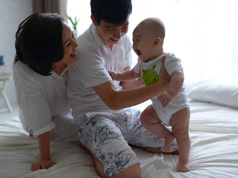 Diễm Hương tự nhận mình may mắn vì ông xã chia sẻ công việc gia đình với vợ.