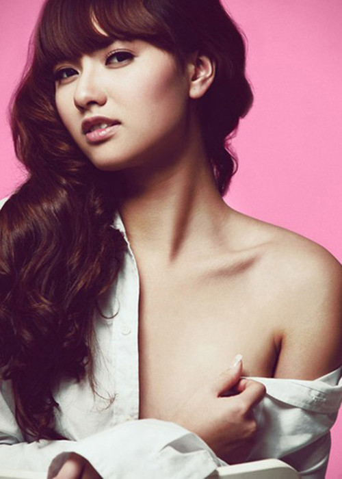 Ngoài việc ăn mặc hở bạo, Hồng Quế còn từng khiến nhiều khán giả ngán ngẩm vì phát ngôn bản thân là người mê tiền. Ảnh: Khám phá