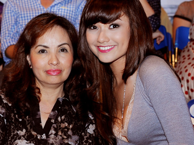 Chân dài sinh năm 1994 từng bị dân mạng chê vì lười học ham chơi khi vẫn thường xuyên tham gia các sự kiện dù ngày thi tốt nghiệp cấp 3 đến gần. Ảnh: Giáo dục Việt Nam