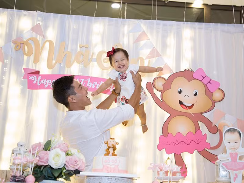 Con gái của Thanh Sơn vô cùng đáng yêu.