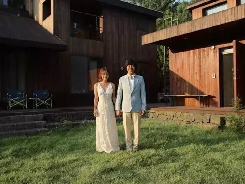 Cuộc hôn nhân hạnh phúc của Lee Hyori khiến khán giả không còn dị nghị về sự chênh lệch nhan sắc, sự nổi tiếng và tài sản của cặp đôi.