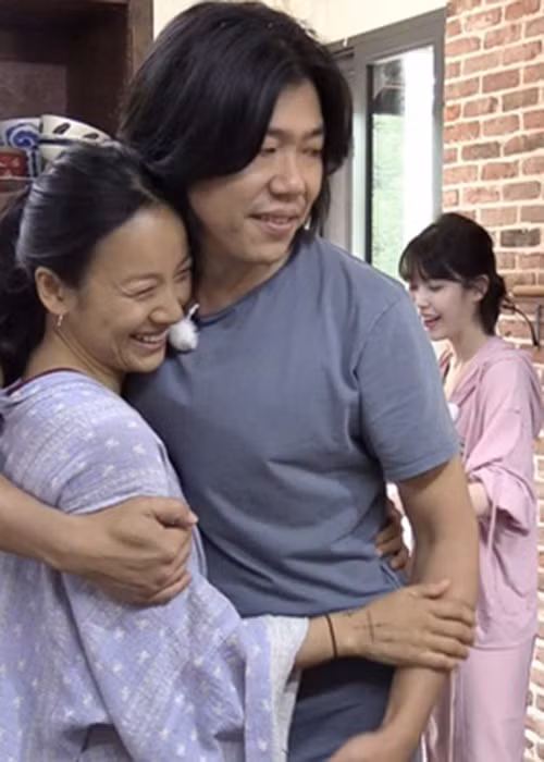 Cặp đôi có chung nhiều sở thích về âm nhạc, tình yêu động vật và lý tưởng sống.