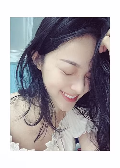 Vào thời điểm hiện tại, "nàng Tấm" chưa muốn bước vào mối quan hệ tình cảm để tập trung cho sự nghiệp. Ảnh: Instagram