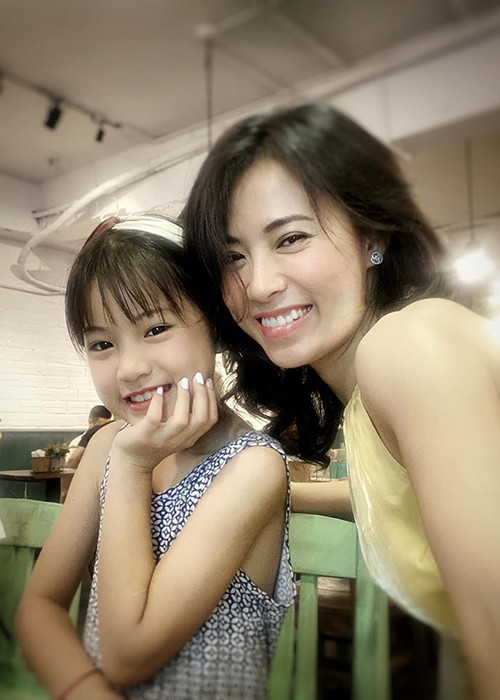 Con gái của Khuất Quỳnh Hoa vô cùng đáng yêu, lanh lợi.