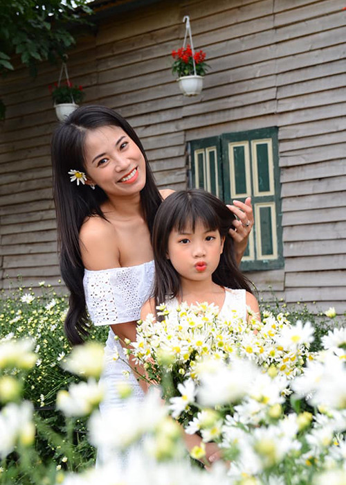 Khuất Quỳnh Hoa và chồng cũ vẫn giữ mối quan hệ tốt đẹp.