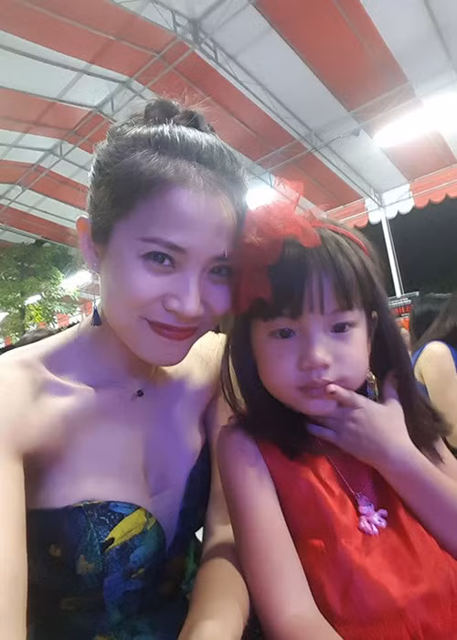 Quỳnh Hoa kết hôn được nửa năm thì có bầu nhưng đến khi bầu 7 tháng nữ diễn viên chia tay chồng.