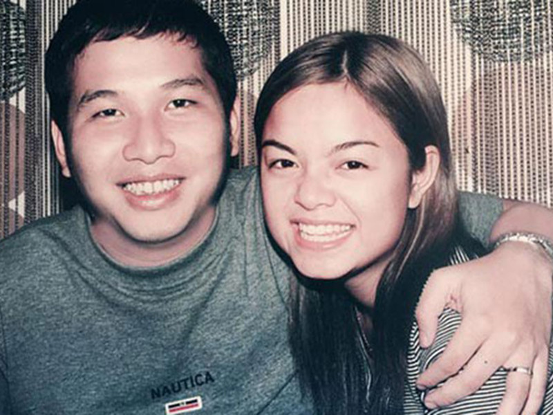 Năm 2002, nữ ca sĩ Phạm Quỳnh Anh gặp và yêu ông bầu Quang Huy. Chuyện tình có cái kết đẹp bằng một đám cưới vào năm 2012.