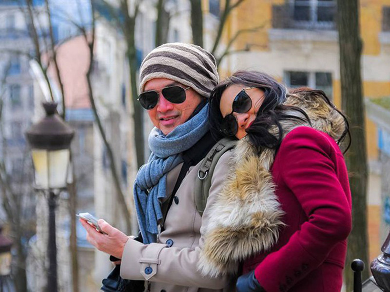 Lúc gặp lại Hồng Đào, Quang Minh vừa chia tay người vợ đầu tiên. Sau đó, cặp đôi nghệ sĩ này nối lại tình xưa và kết hôn năm 1995.