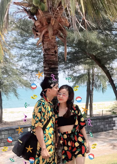 Bảo Ngọc cho biết, cô không còn khả năng giữ được gia đình trọn vẹn cho hai con gái nhỏ. Về phía Hoài Lâm, anh chỉ biết viết lời cảm ơn và xin lỗi vợ cũ.