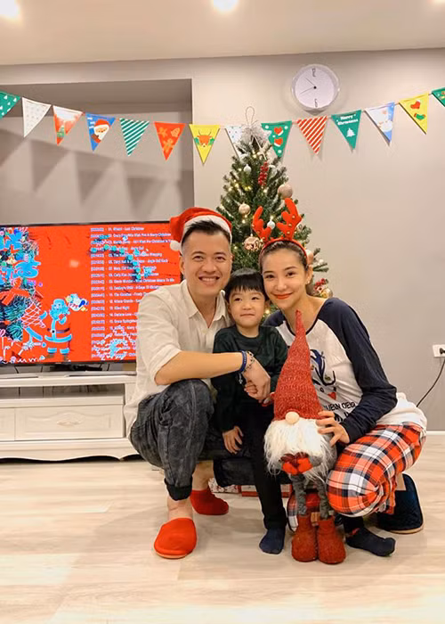 Lưu Đê Ly hiện sống bên Huy DX và con trai.