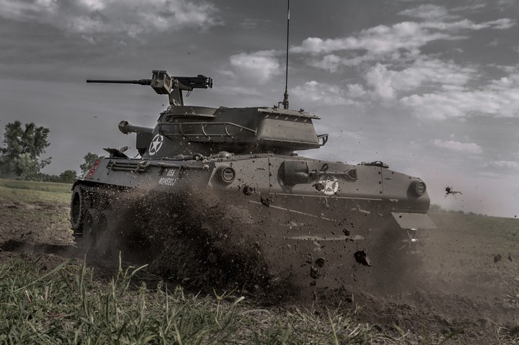 Những chiếc Hellcat chỉ nặng 17,7 tấn, bọc giáp mỏng 5-25mm nhưng sử dụng động cơ xăng 400 mã lực cho tính cơ động cao, tốc độ chạy rất nhanh lên tới 88km/h.