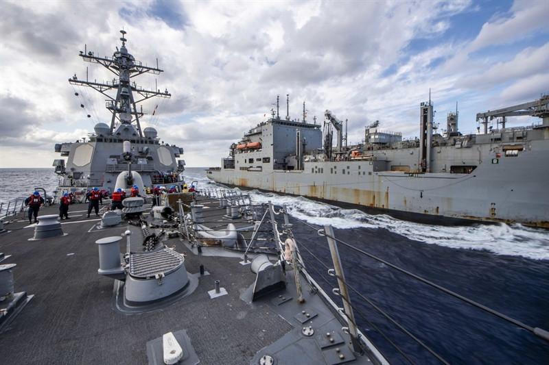 Hải quân Mỹ không đưa ra lời giải thích nào cho tình trạng thê thảm của những chiếc tàu trên nhưng họ tiết lộ, đây là hậu quả từ chuyến đi biển dài ngày và không được bảo dưỡng theo quy định. Đây chính là lý do khiến khả năng sẵn sàng chiến đấu của Hải quân Mỹ bị đánh giá yếu nhất trong gần 30 năm qua.