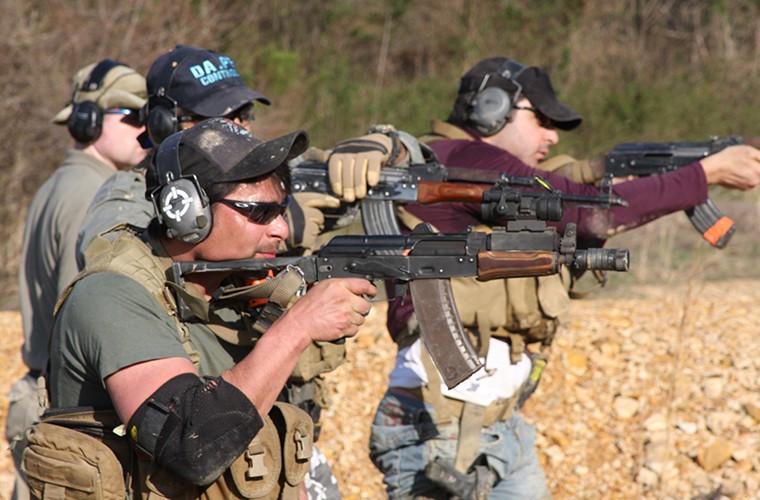 Bên cạnh việc được sử dụng trong quân đội nhiều nước trên thế giới AKS-74U cũng là mẫu vũ khí sưu tầm ưa thích của nhiều nhà sưu tập súng. Tất nhiên chúng được độ lại để có thể tích hợp thêm nhiều thiết bị hổ trợ hơn.