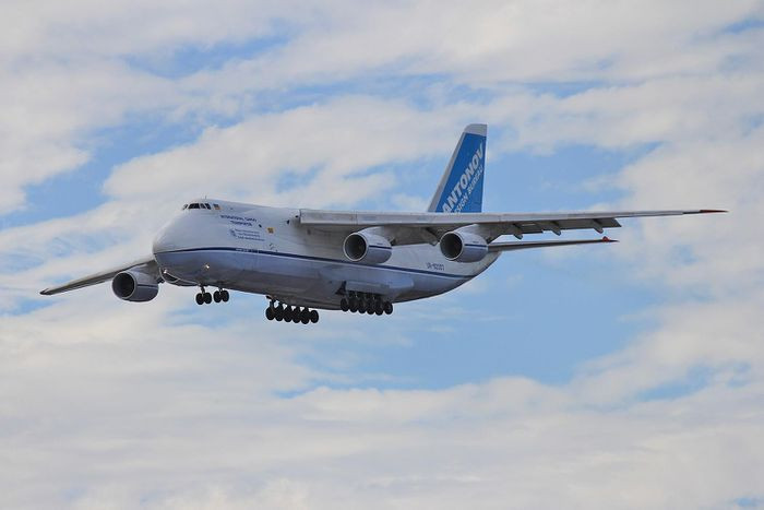 Chiếc Ruslan mang số hiệu 05-07 đã được chuẩn bị kỹ lưỡng cho chuyến thám hiểm. Nó được sơn và lắp động cơ mới để đổi lấy sự tham gia vào hành trình của đại diện nhà máy Ulyanovsk cũng như công ty Motor Sich.