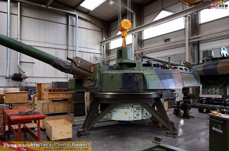 Toàn bộ các xe tăng Leclerc của Quân đội Pháp đều sẽ phải trải qua quá trình bảo dưỡng định kỳ trong năm do các công ty con của Nexter thực hiện.