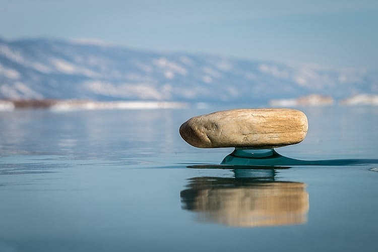 Nhung “hon da phu thuy” bay tren ho Baikal trong nhu duoc Photoshop-Hinh-2