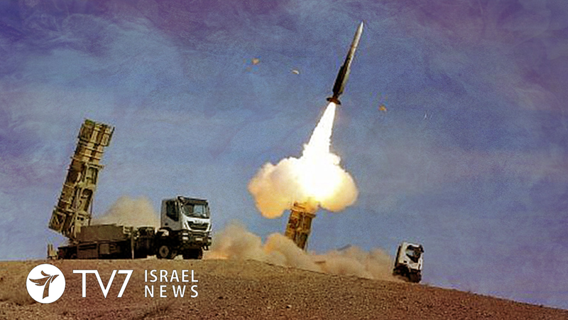 Chính vì Israel bị tổn thất nặng nề trong cuộc tấn công tên lửa của Iran, Israel vẫn đang kìm hãm động thái lớn của mình trong hơn 10 ngày và chưa có hành động đáp trả Iran. Tuy nhiên, các báo cáo mới nhất cho thấy Israel đã xác định danh sách các mục tiêu tấn công Iran, giới hạn trong các mục tiêu quân sự và cơ sở hạ tầng năng lượng. Trước khi tấn công Iran, Israel đang chờ đợi sự phối hợp phòng thủ với Mỹ. Ảnh: Tv7 Israel news.