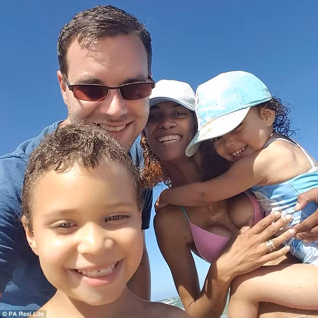 Ba me co 2 tu cung van sinh 2 con khoe manh-Hinh-2