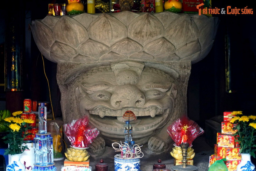 5. Bảo vật quốc gia Tượng sư tử đá chùa Hương Lãng (huyện Văn Lâm, tỉnh Hưng Yên) có niên đại vào thời Lý, cuối thế kỷ 11 - đầu thế kỷ 12, là tượng sư tử đá cổ xưa và đặc sắc bậc nhất Việt Nam, một hình mẫu cho linh vật sư tử đá thuần Việt.