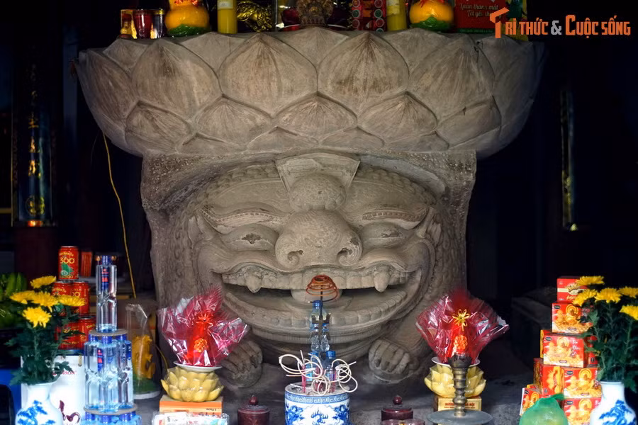 5. Bảo vật quốc gia Tượng sư tử đá chùa Hương Lãng (huyện Văn Lâm, tỉnh Hưng Yên) có niên đại vào thời Lý, cuối thế kỷ 11 - đầu thế kỷ 12, là tượng sư tử đá cổ xưa và đặc sắc bậc nhất Việt Nam, một hình mẫu cho linh vật sư tử đá thuần Việt.