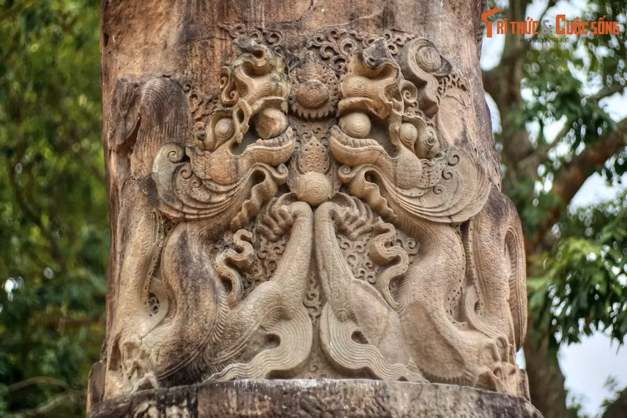 2. Bảo vật quốc gia Cột đá chạm rồng chùa Dạm (thành phố Bắc Ninh, tỉnh Bắc Ninh) có niên đại vào thời Lý, thế kỷ 11, được coi là hiện vật điêu khắc hoành tráng, hoàn mỹ nhất của nhà Lý còn tồn tại đến nay.