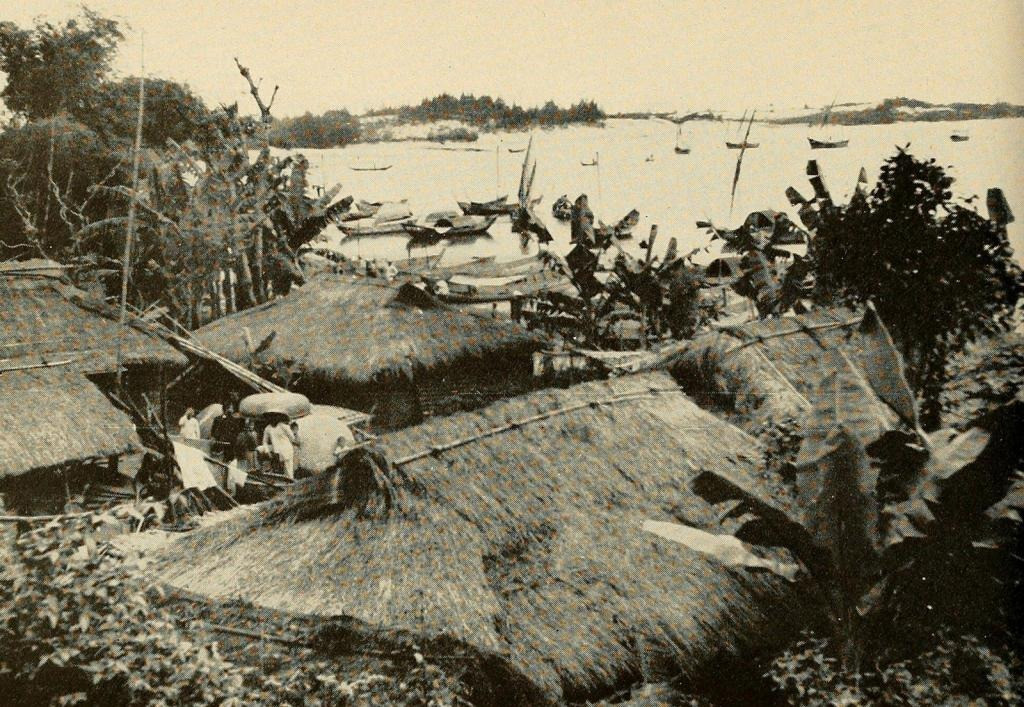 Làng chài ở ven biển Cửa Tùng, Quảng Trị.