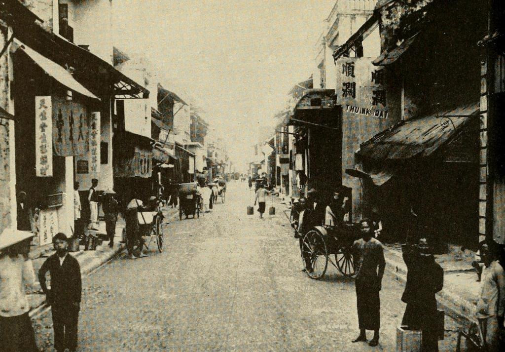 Khu phố Tàu ở Nam Định, Việt Nam khoảng năm 1944 trở về trước.