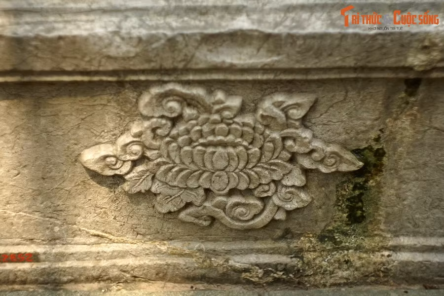 “Công thực dày, đức thực lớn. có công đức ấy hẳn sẽ có phúc thọ ấy. Phúc của trời, lộc trời dư dật. Thọ bởi trời ban, tuổi thọ trời cho. Ngàn phúc trăm phúc con cháu muôn ngàn đời dài mãi và cả nghiệp Đế, nghiệp Vương, mệnh trời ban cho dài mãi [...]”.