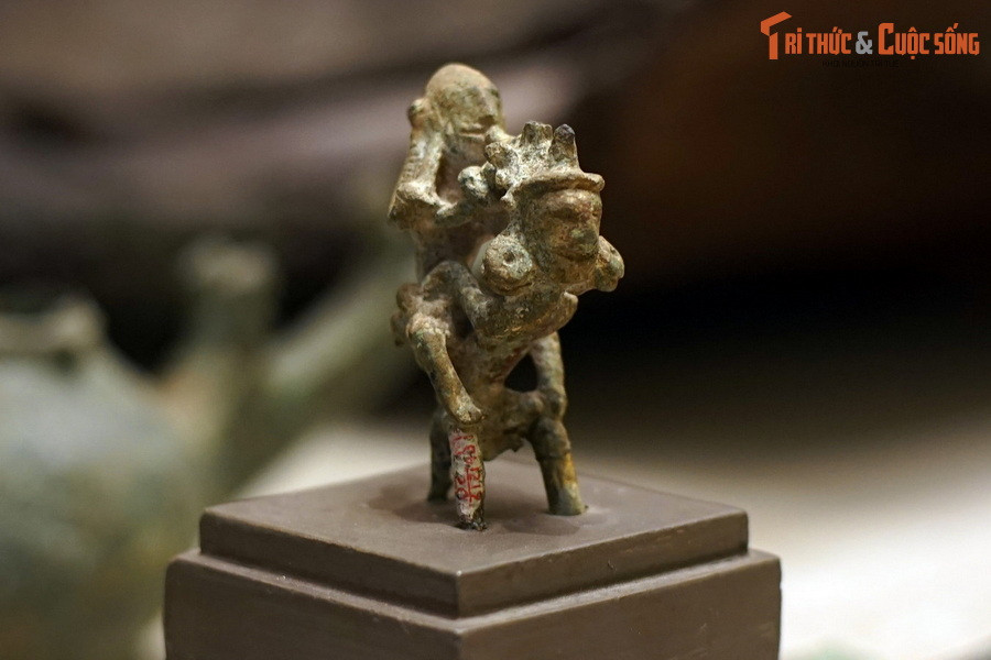 Không chỉ là tuyệt tác về nghệ thuật đúc đồng, bức tượng còn phản ánh chân thực sinh hoạt âm nhạc của người Việt cổ. Nét văn hóa này khởi nguồn từ xa xưa, đến nay còn đọng lại trong nhiều dân tộc thiểu số ở Việt Nam.