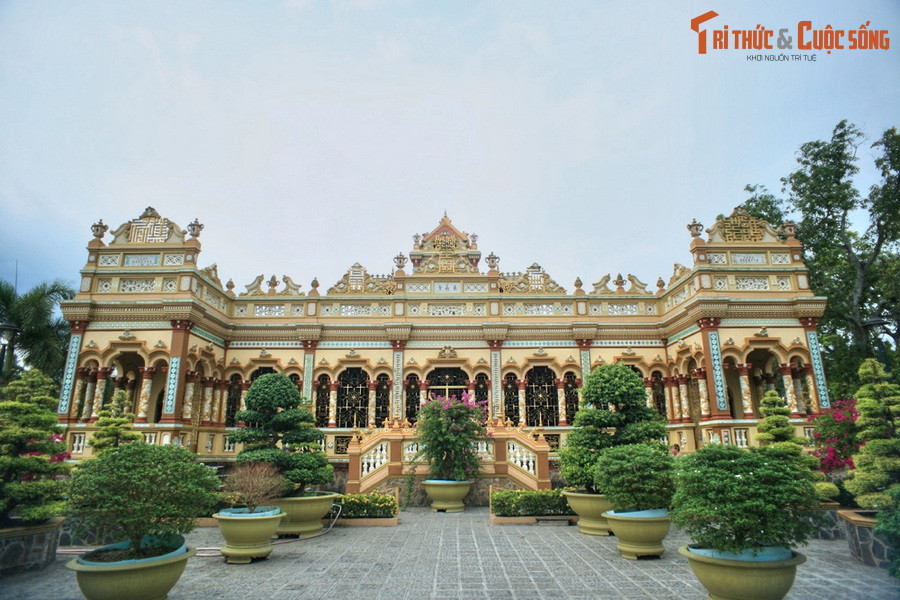 Các thuật ngữ này phát sinh là do việc sử dụng lâu dài, thường xuyên chữ Nho, đặc biệt là qua quá trình tiếp thu, học hỏi đạo Phật từ các văn bản Phật giáo cổ xưa bằng chữ Nho - loại chữ gắn liền với nền học thuật cổ xưa của người Việt. Ảnh: Chùa Vĩnh Tràng ở Tiền Giang.