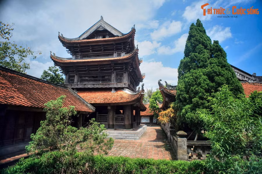 “Sangharama” là nơi ở và tu hành của các tăng nhân, là nơi nơi tăng đoàn, cộng đồng tu viện Phật giáo cư ngụ, thường bao gồm cả khu vườn hoặc khu rừng bao quanh. Như vậy, “Sangharama” tương đương với chùa hoặc tu viện Phật giáo. Ảnh: Chùa Keo ở Thái Bình.