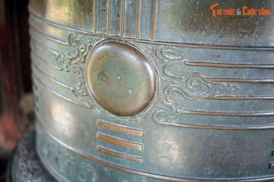 Các nhà nghiên cứu đánh giá, các mô-típ trang trí trên Đại hồng chung chùa Thiên Mụ thể hiện tính tổng hợp và dung hòa cả ba luồng tư tưởng lớn của Á Đông là Phật giáo, Khổng giáo và Lão giáo.