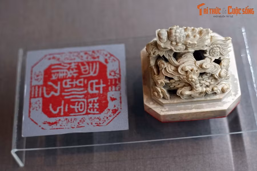 Ví dụ như "Hóa cửu thành đạo", nghĩa là "Dạy lâu thì thành đạo". "Học vu huấn nãi hữu hoạch", nghĩa là "Học theo phép tắc xưa mới có được kết quả". "Đọc thư bất cẩu thậm giải", nghĩa là "Đọc sách không cần suy diễn sâu xa"...