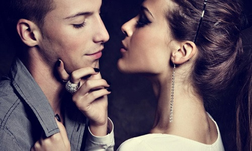 Dan ba ngoai tinh vi cai om, dan ong ngoai tinh vi... cai giuong!