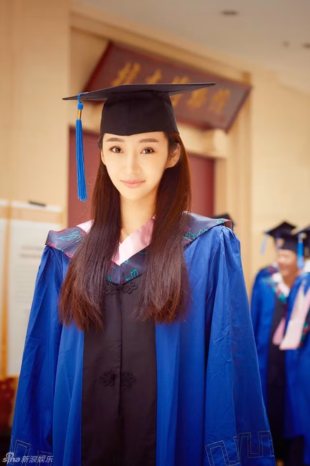 Ve dep hut hon cua tieu cach cach nha Than vuong Thanh trieu