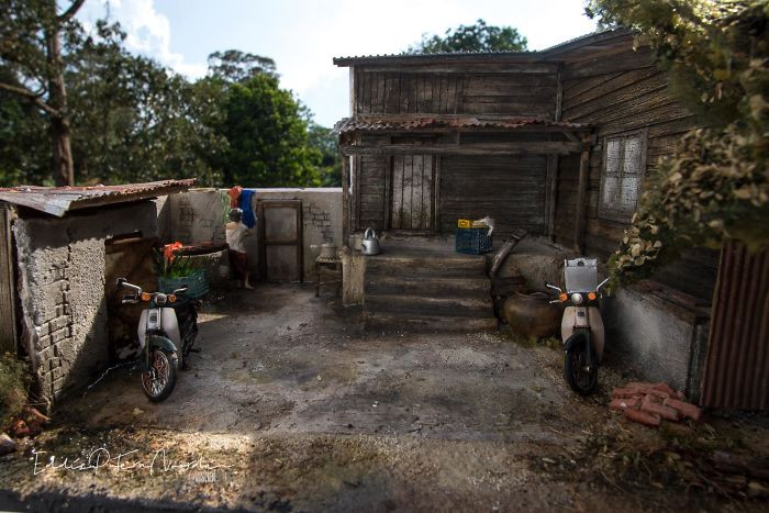 Các tác phẩm đều mang lại cảm giác nể phục cho bất cứ ai quan sát kỹ chúng, ông luôn "thổi hồn" cho từng chi tiết dù là nhỏ bé nhất.