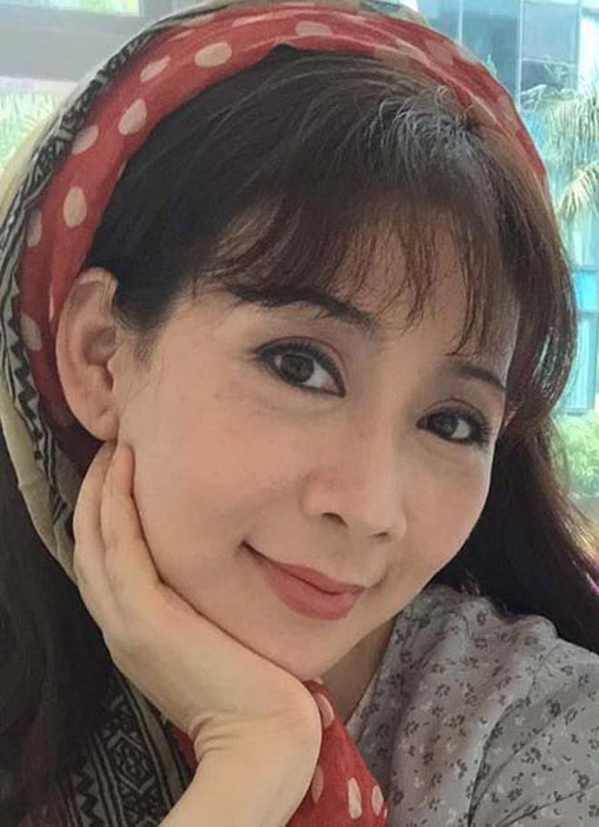 Diễm Hương ngoài đời thường và khi cô xuất hiện tại một sự kiện cùng với nữ diễn viên Mộng Vân. Diễm Hương ngoài đời thường và khi cô xuất hiện tại một sự kiện cùng với nữ diễn viên Mộng Vân.