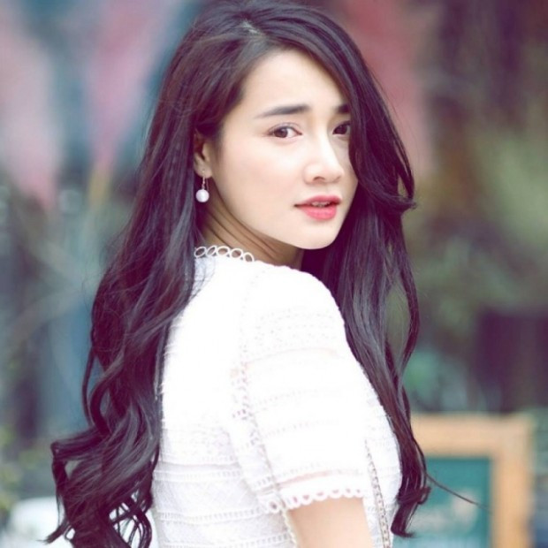 Sóng gió qua đi giúp cô nàng học được nhiều điều, đặc biệt là tính bao dung.