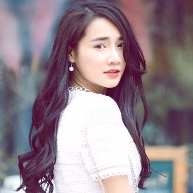 Sóng gió qua đi giúp cô nàng học được nhiều điều, đặc biệt là tính bao dung.