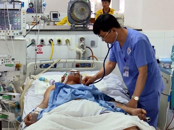 Ăn thịt dê chết, 2 người đàn ông ở Thái Nguyên nguy kịch An thit de chet, 2 nguoi dan ong o Thai Nguyen nguy kich