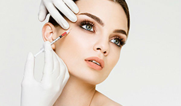 Tuy nhiên, theo các chuyên gia y tế, việc tiêm trắng da tại các spa là vô cùng nguy hiểm.