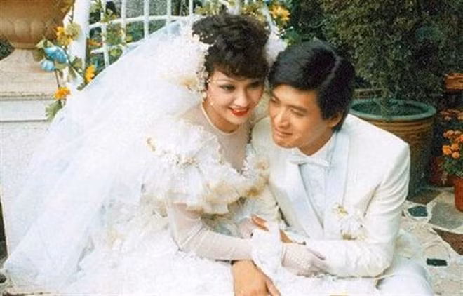 Ảnh cưới Dư An An - Châu Nhuận Phát.