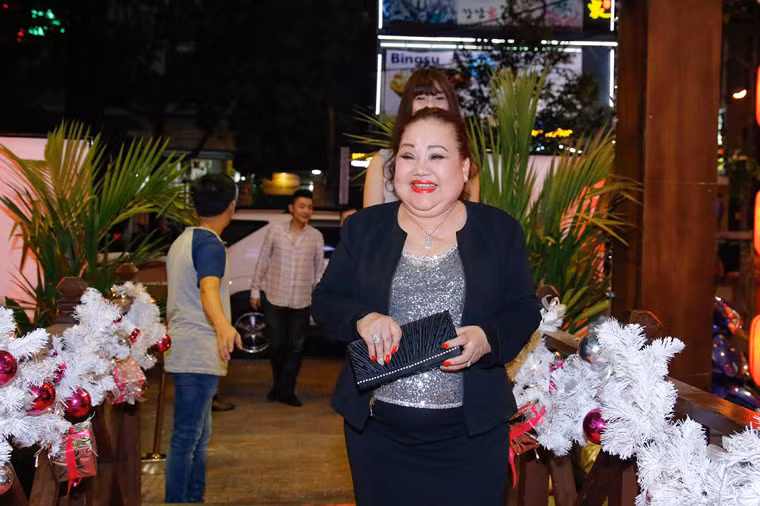 Nữ nghệ sĩ rạng ngời dù đã bước qua tuổi U70.