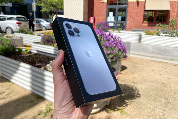 Đây chính là thách thức gây ảnh hưởng đến hoạt động sản xuất iPhone 13 khi nguồn cung camera bị ảnh hưởng bởi đại dịch COVID-19 tại Việt Nam trong thời gian qua.