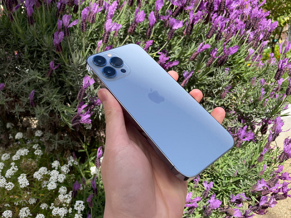 Không nằm ngoài khó khăn của cả thế giới, Apple cũng đang phải vật lộn với tình trạng thiếu chip và linh kiện chưa từng có trong cả năm qua. Thậm chí, có tin đồn Apple đã phải "nhường" một số con chip của iPad để ưu tiên cho việc sản xuất iPhone 13.