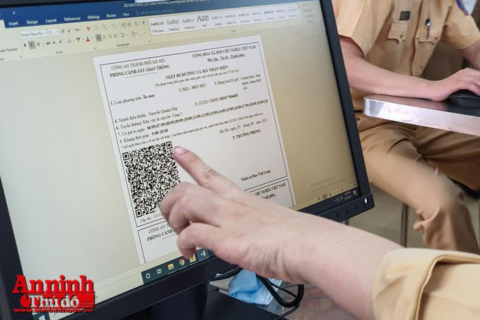 Phòng CSGT CATP khẳng định nỗ lực hết sức để nhanh chóng cấp giấy đi đường kèm mã QR code