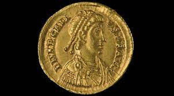 “Những đồng xu này giống như mới được tạo ra ngày hôm qua vậy. Duy chỉ có một đồng xu là không thể xác định được nó thuộc về thời nào, vì phần dòng chữ trên nó đã bị xước” - nhà khảo cổ Molina nói.