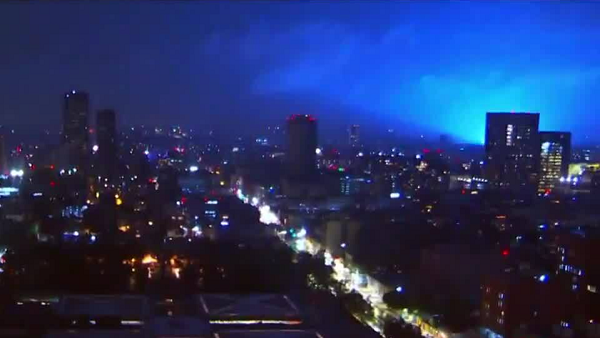 Trận động đất 7,1 độ richter xảy ra hôm 8/9 gần thành phố nghỉ mát ở bang Guerrero, tây bắc Mexico, khiến ít nhất một người thiệt mạng, các tòa nhà bị hư hại và đá lở nằm rải rác trên đường cao tốc, nhưng không gây thiệt hại diện rộng.