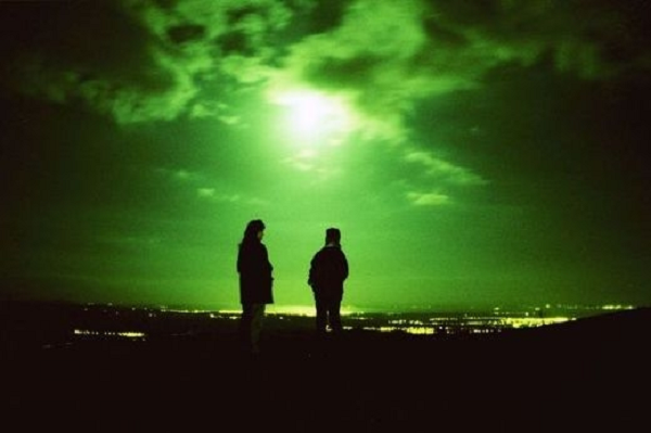 Kể từ những năm 1900, Falkirk Triangle, Scotland ghi nhận hơn 2.000 lần UFO xuất hiện. Chỉ riêng ở Edinburgh và Bonnybridge trong vòng 1 năm đã có hơn 300 báo cáo về UFO. Bộ quốc phòng Anh đã công bố hơn 6.000 hồ sơ mật về UFO ở khu vực này.